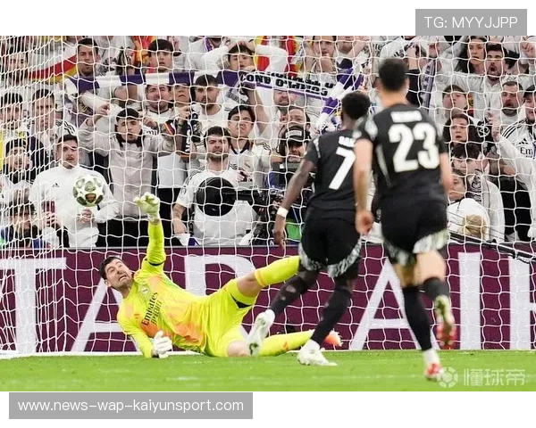 欧冠裁判爆争议点球，全网骂声一片